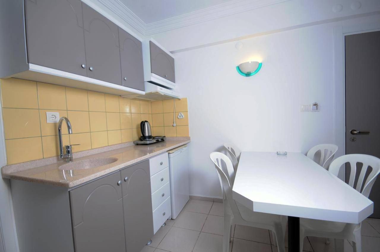 Club Kocer Apartments 马尔马里斯 外观 照片