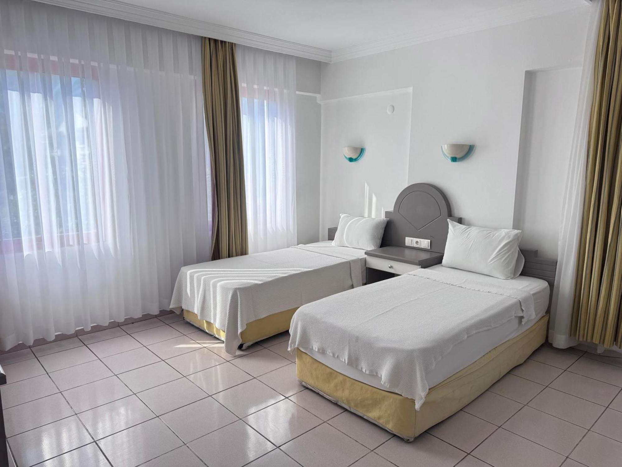 Club Kocer Apartments 马尔马里斯 外观 照片