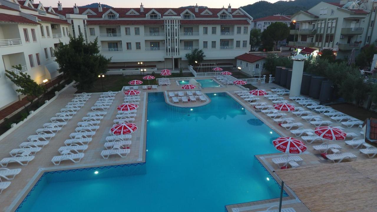 Club Kocer Apartments 马尔马里斯 外观 照片